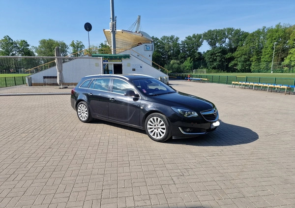 Opel Insignia cena 42500 przebieg: 215600, rok produkcji 2015 z Sulejówek małe 352